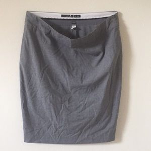 🦈 Gray Old Navy Stretch Pencil Skirt🦈